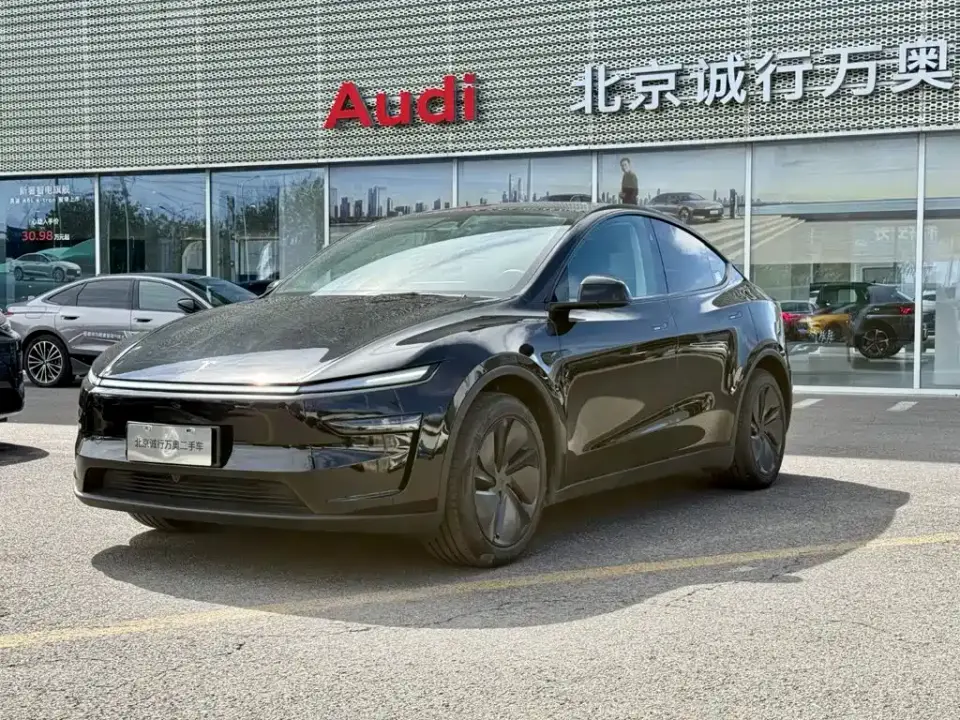 Tesla Model Y Rear-Wheel Drive 2025