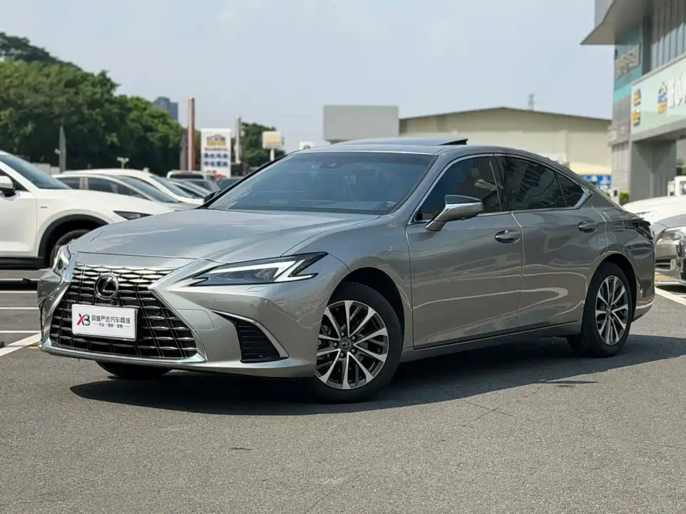 Lexus ES 200 Ultimate Edition 2026