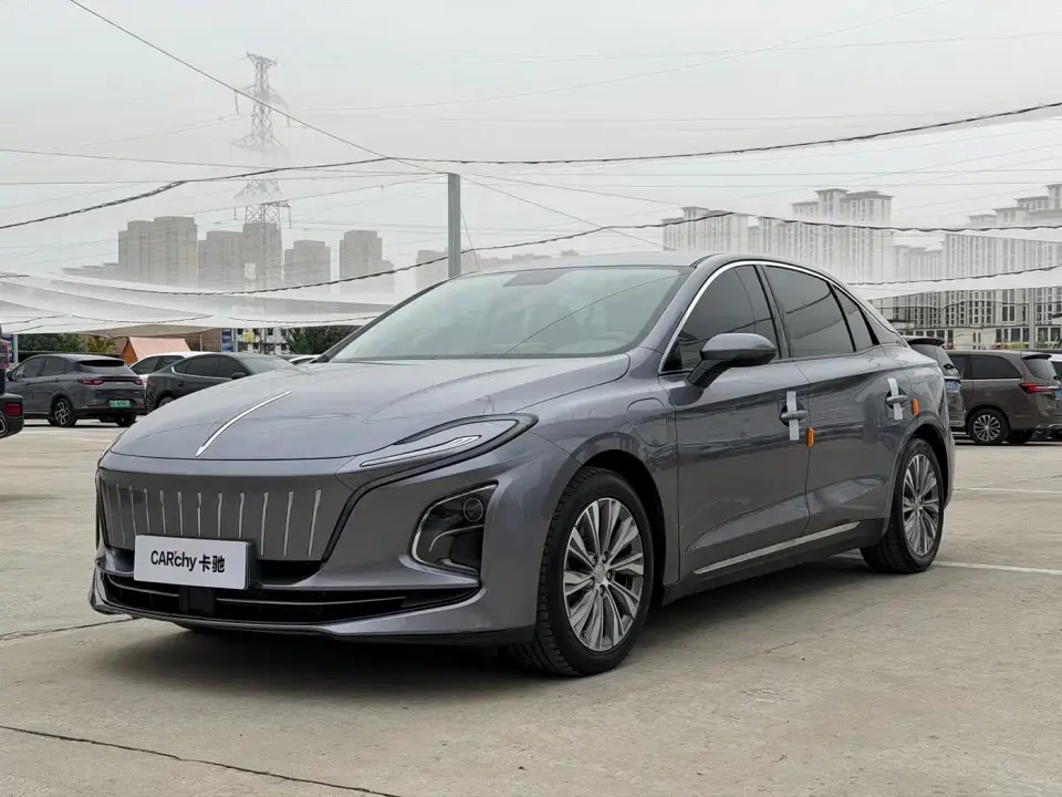 Hongqi E-QM5 Model 610km PLUS 2024