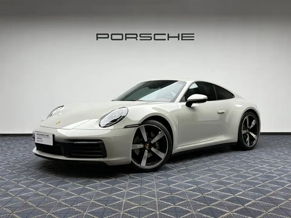 Porsche 911 Carrera 3.0T 2025