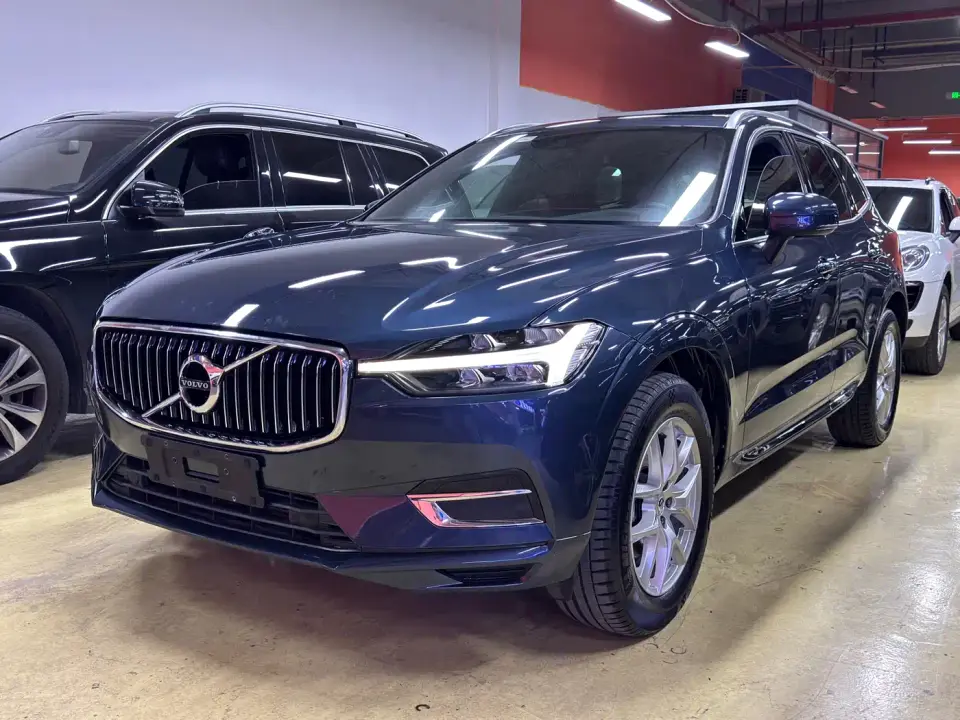 Volvo XC60 T5 AWD Momentum 2021