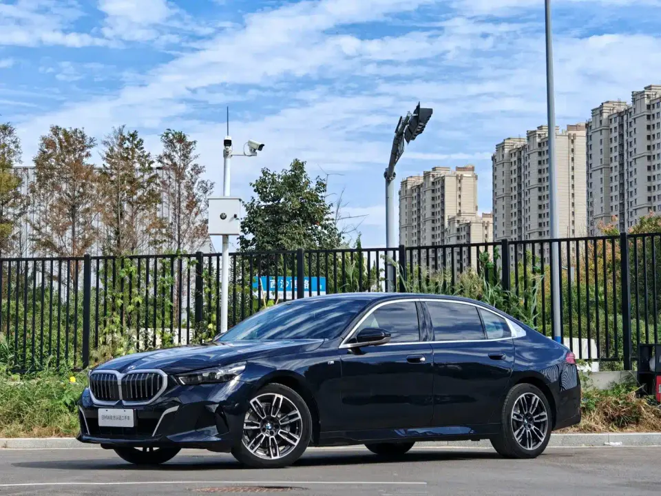 BMW 5 Series 525Li M Sport Package 2025