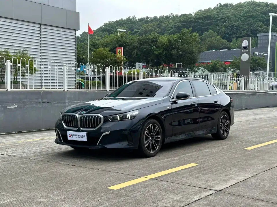 BMW 5 Series 530Li Leading M Sport Package 2025