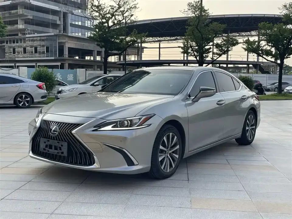 Lexus ES 200 Excellence 2020
