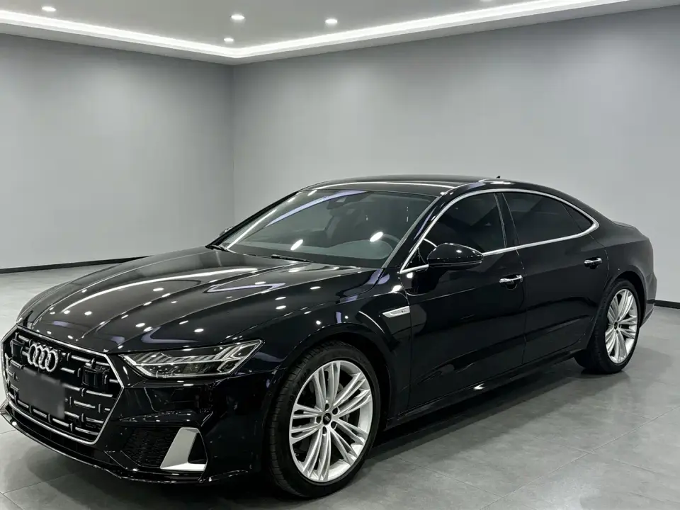 Audi A7L Model Year 45 TFSI quattro Premium 2025