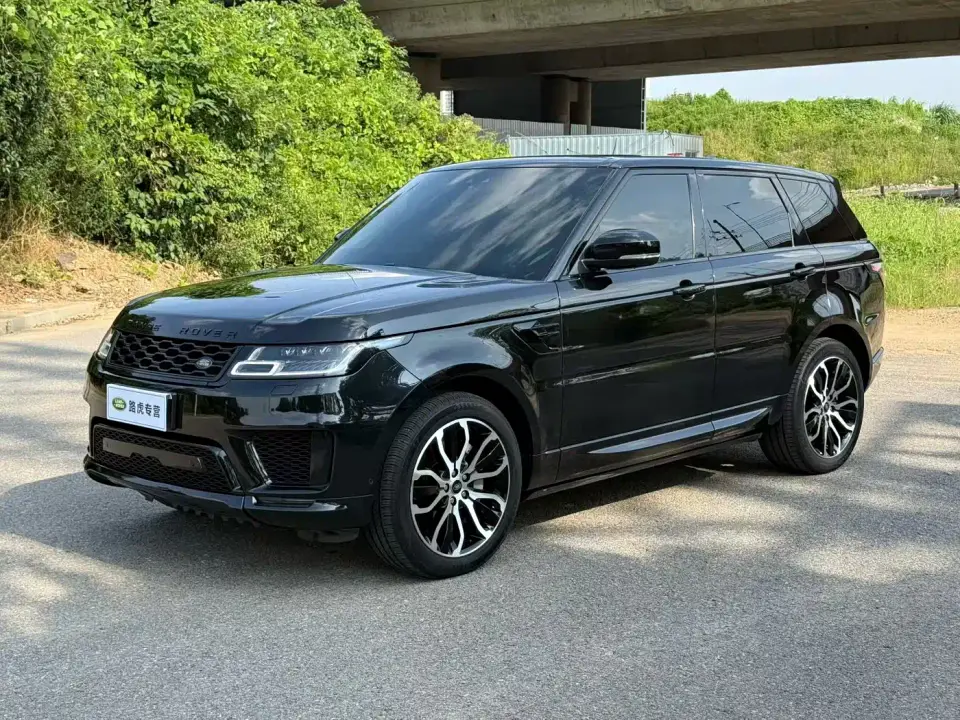 Land Rover Range Rover Sport 3.0 L6 Gloss Black Edition 2023