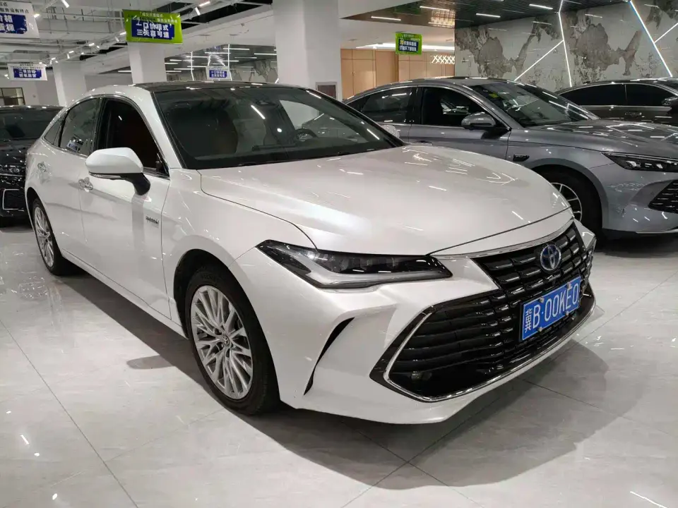 Toyota Avalon Hybrid 2.5L XLE Premium Edition 2023
