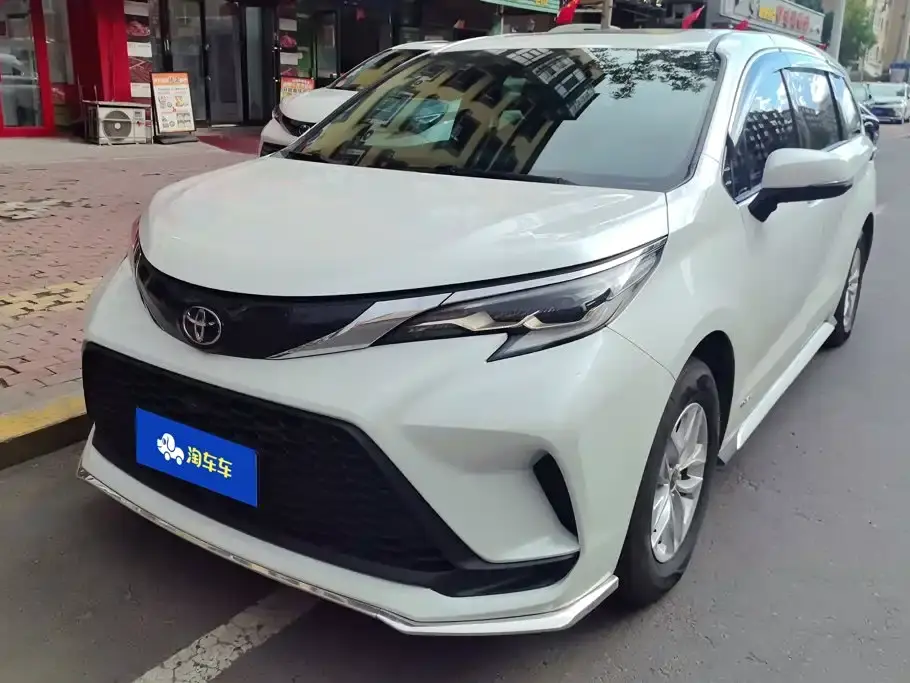 Toyota Granvia 2.5L Hybrid Comfort 2024