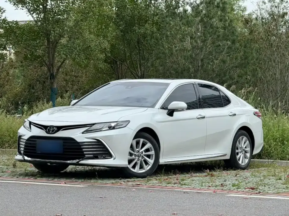 Toyota Camry 2.0G Luxury Edition 2023