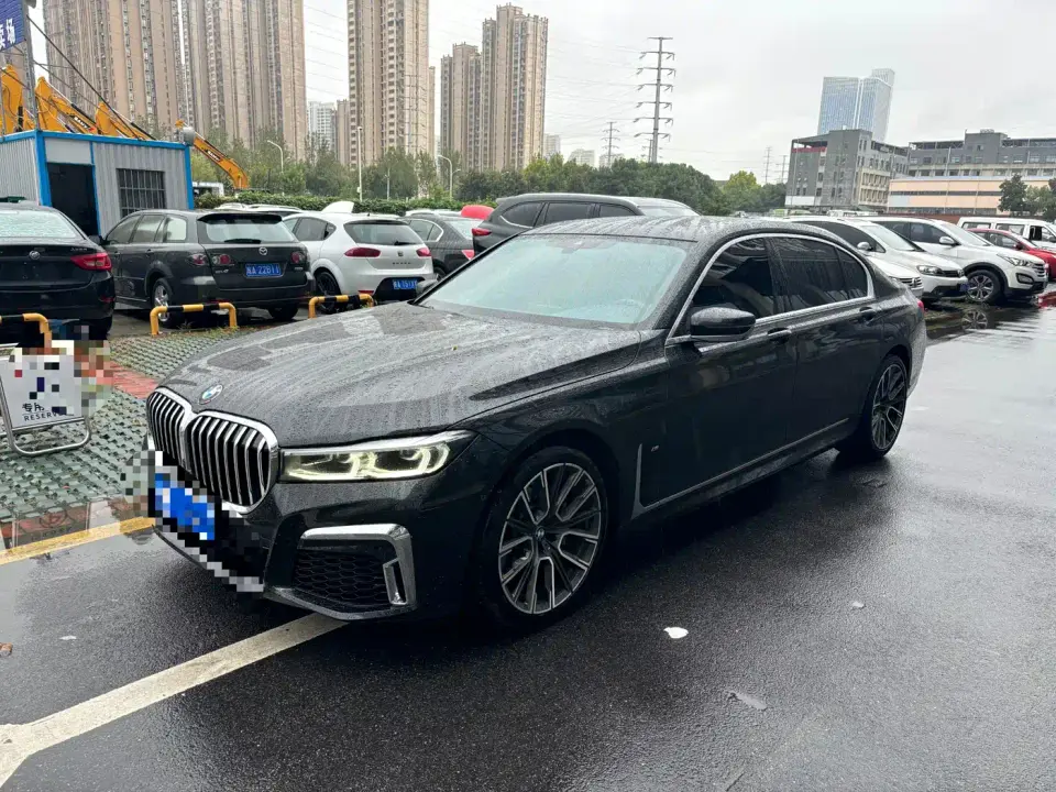 BMW 7 Series Model 730Li M Sport Package 2022