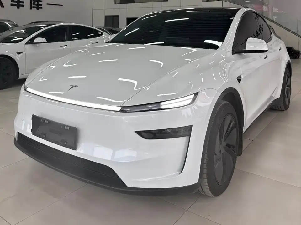 Tesla Model Y Rear-Wheel Drive 2025