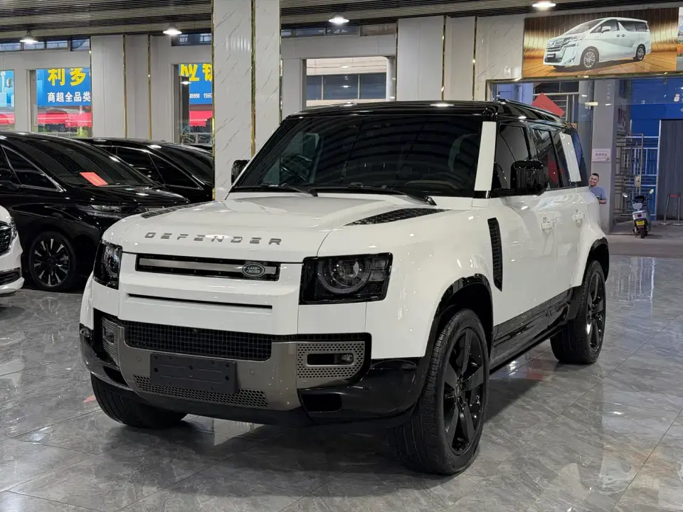 Land Rover Defender 110 3.0T P400 -Dynamic HSE 2025