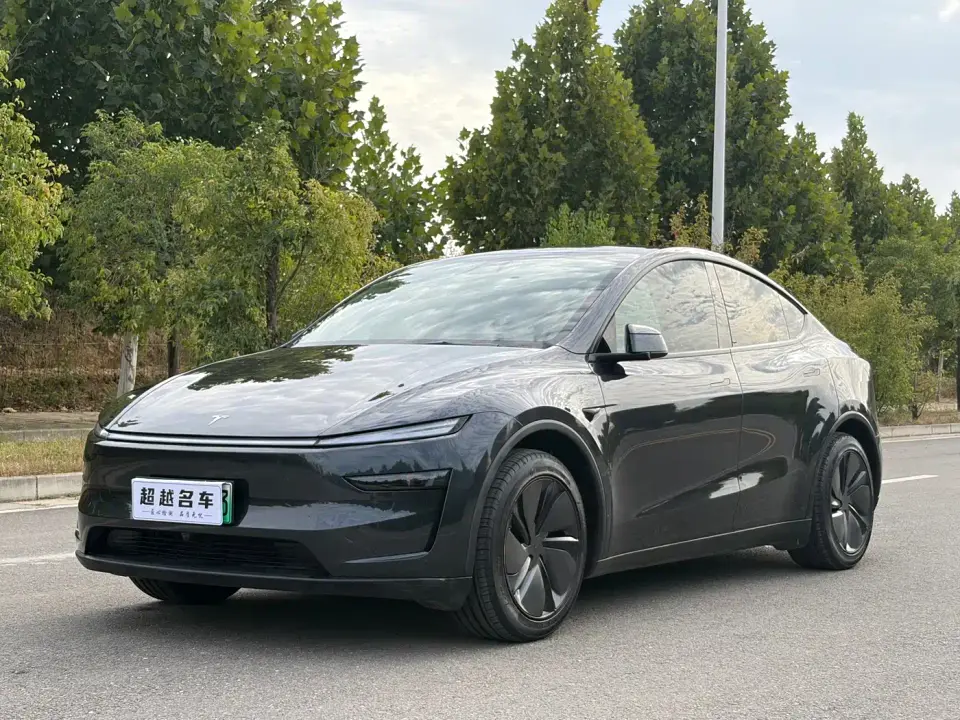 Tesla Model Y Rear-Wheel Drive 2025