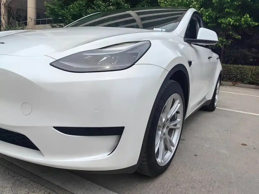 Tesla Model Y Facelift Rear-Wheel Drive Version 2022 — фото 3