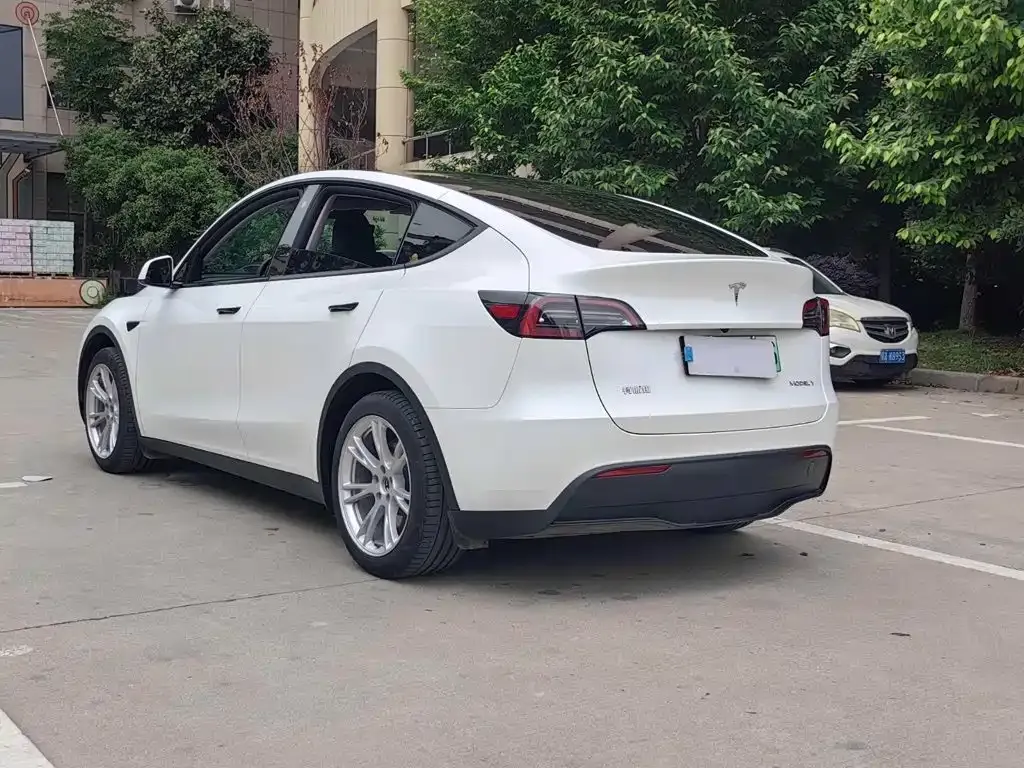 Tesla Model Y Facelift Rear-Wheel Drive Version 2022 — фото 15