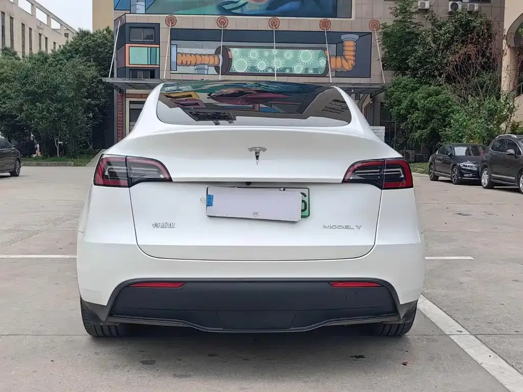 Tesla Model Y Facelift Rear-Wheel Drive Version 2022 — фото 14