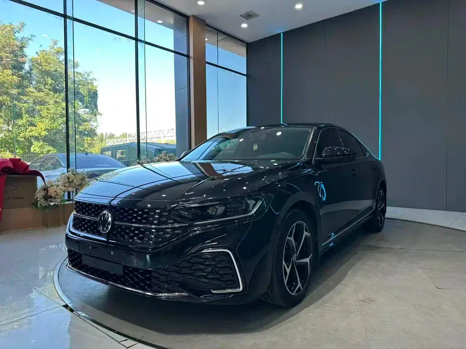 Volkswagen Passat Model 380TSI Starlight Elite 2024