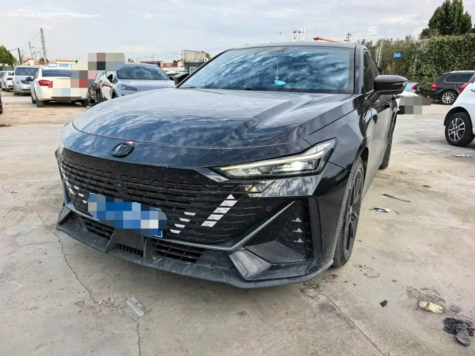 Changan UNI-V 1.5T Luxury Edition 2023