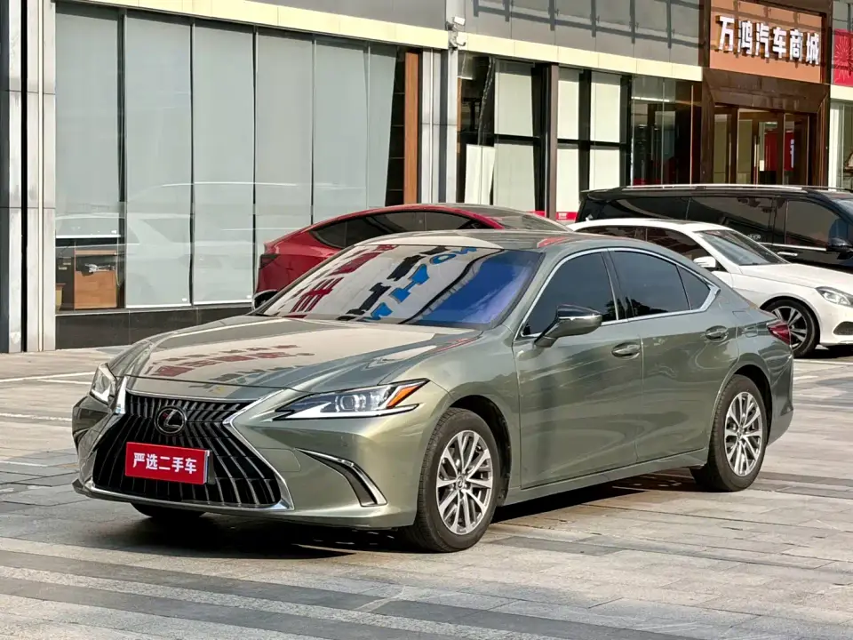 Lexus ES 200 Excellence Edition 2024