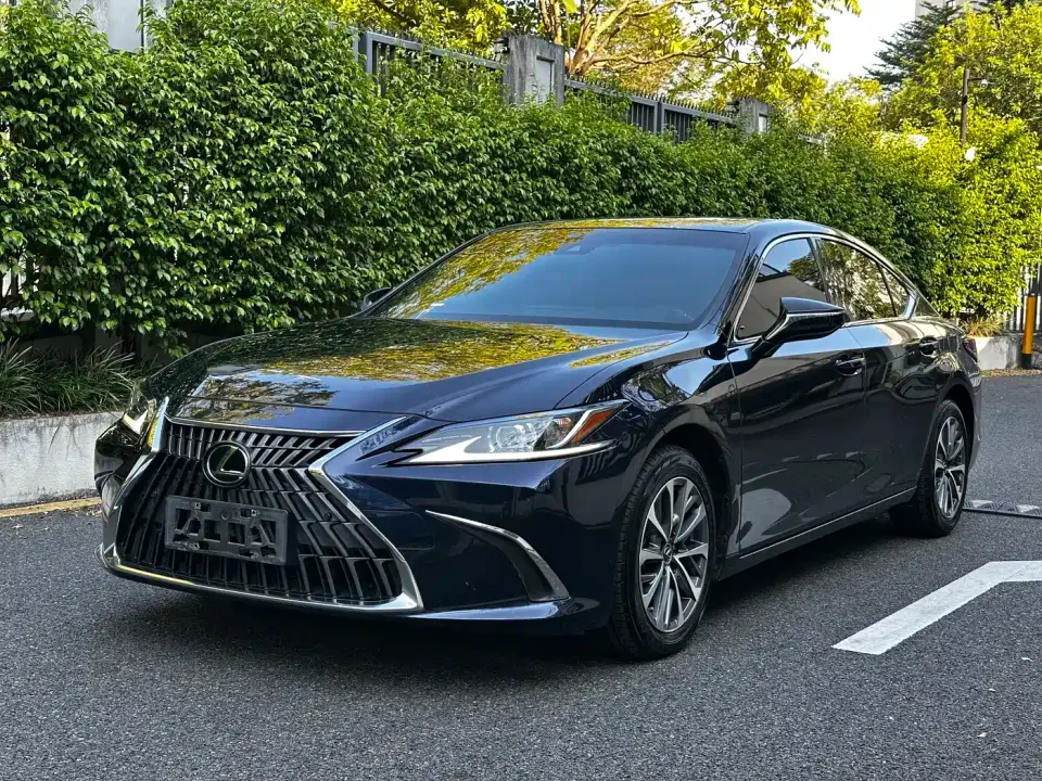 Lexus ES 200 Luxury Edition 2022