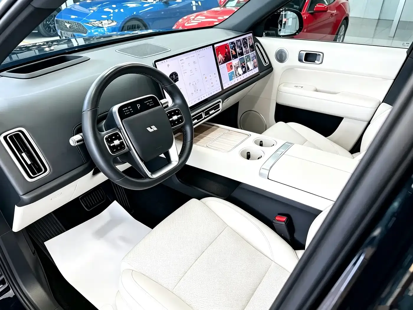 Li Auto L6 Pro Smart Renewal Edition 2025 — фото 9
