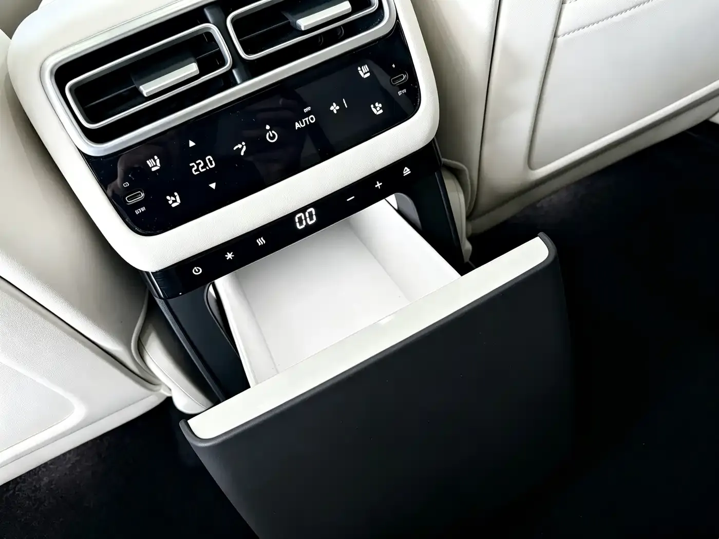 Li Auto L6 Pro Smart Renewal Edition 2025 — фото 7