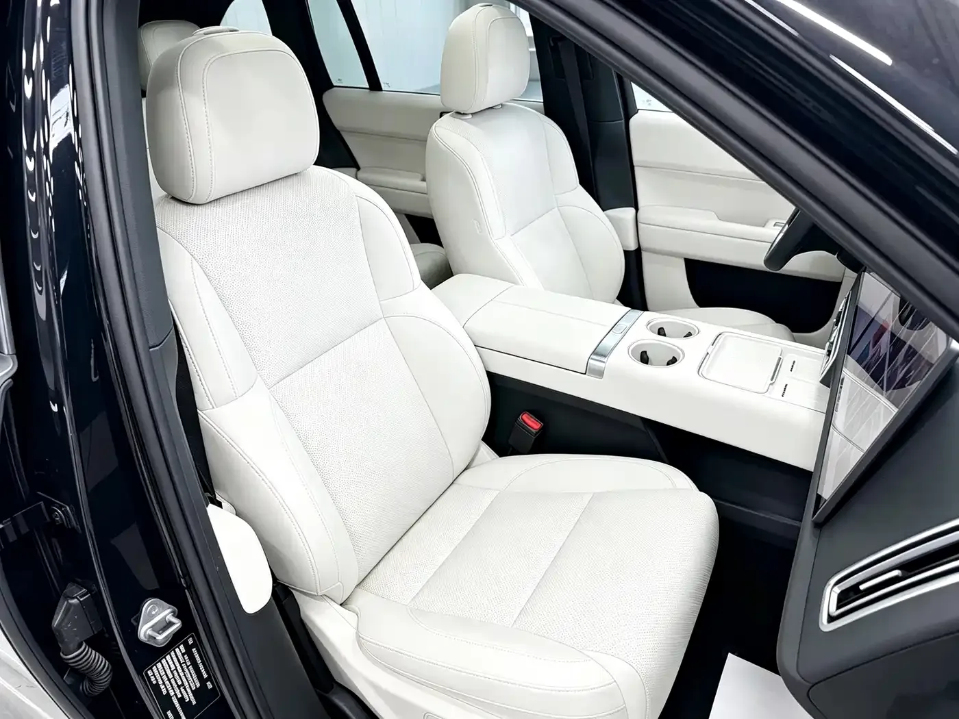 Li Auto L6 Pro Smart Renewal Edition 2025 — фото 5