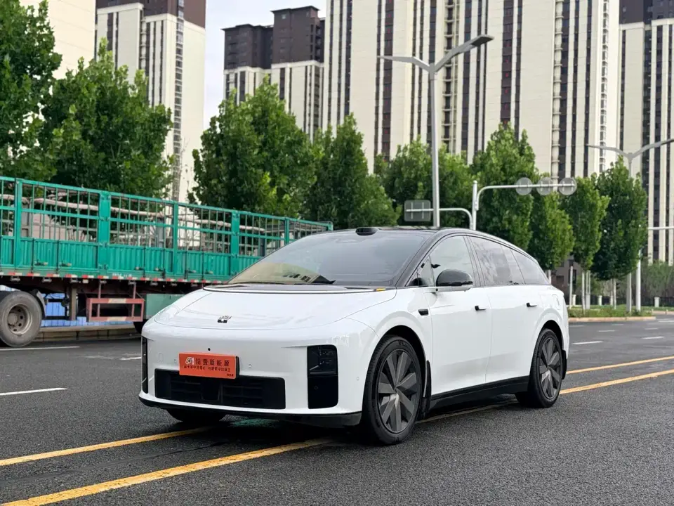 Li Auto i6 4WD Base Model 2026