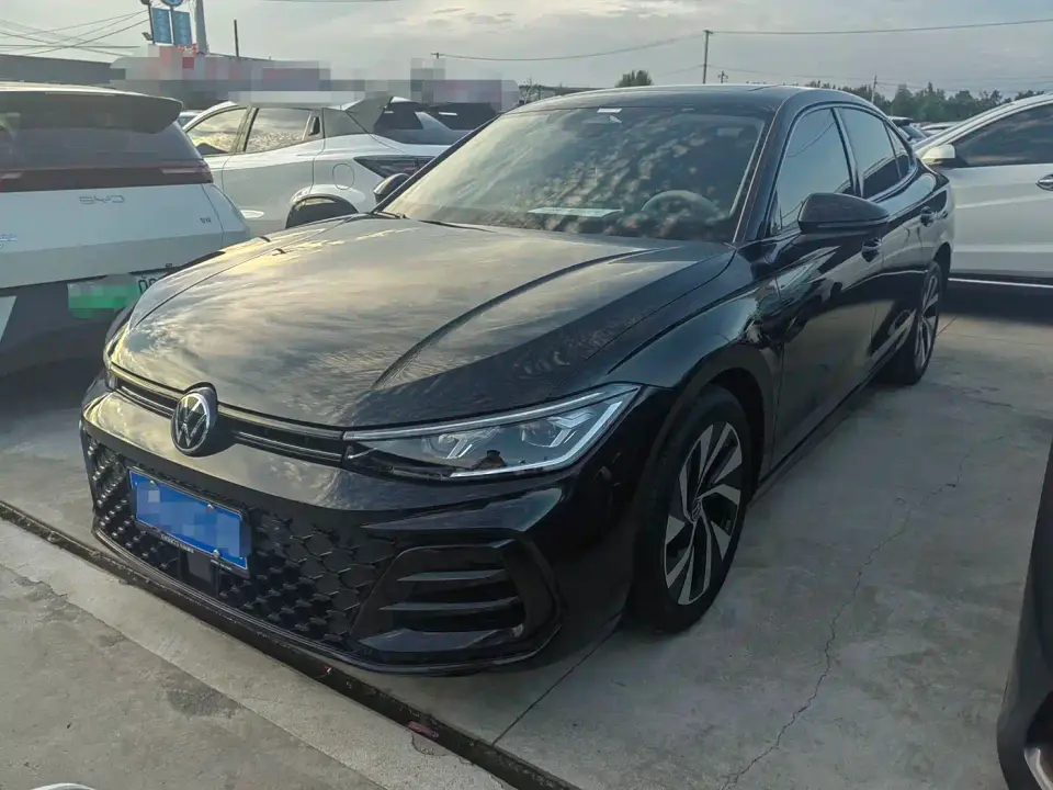 Volkswagen Passat Pro 380TSI Dragon Glory Edition 2024