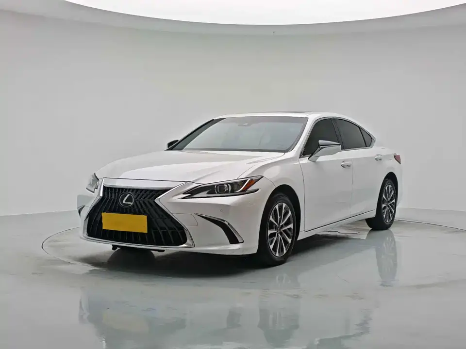 Lexus ES 200 Excellence Edition 2022