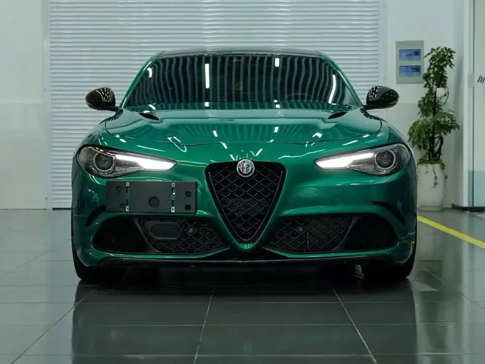 Alfa Romeo Giulia 2.9T Quadrifoglio 2023
