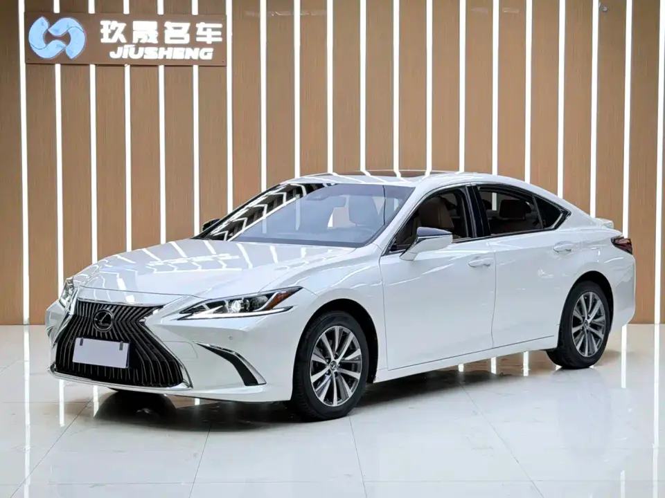 Lexus ES 200 Excellence 2021