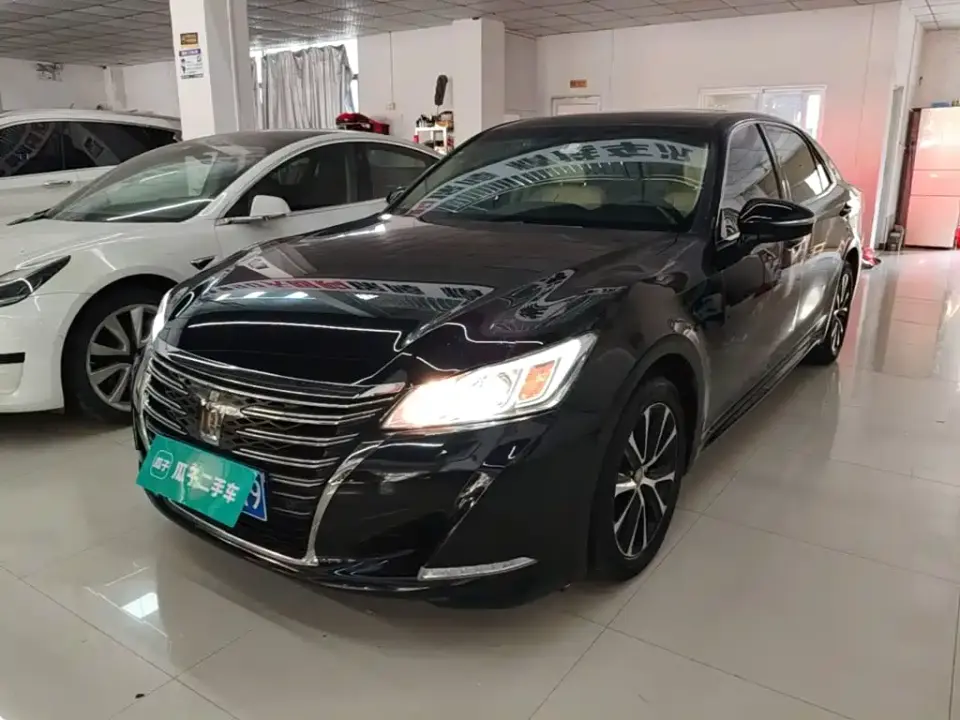 Toyota Crown 2.0T Fashion Edition 2019