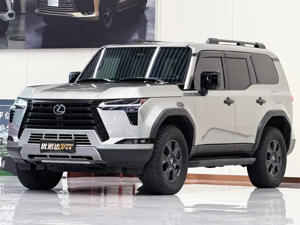Lexus GX OVERTRAIL Summit Edition 2025