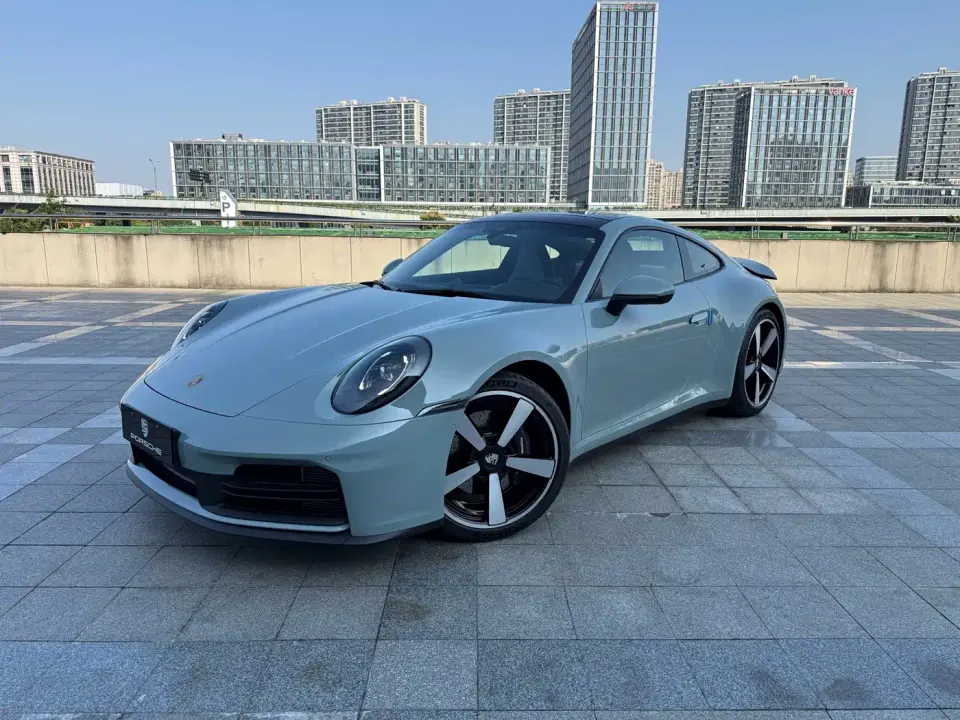 Porsche 911 Carrera 3.0T 2025