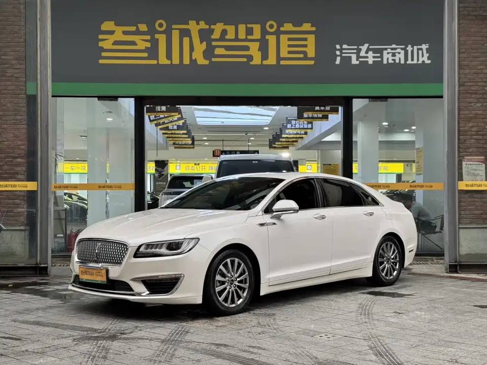 Lincoln MKZ 2.0T Premium Edition 2021