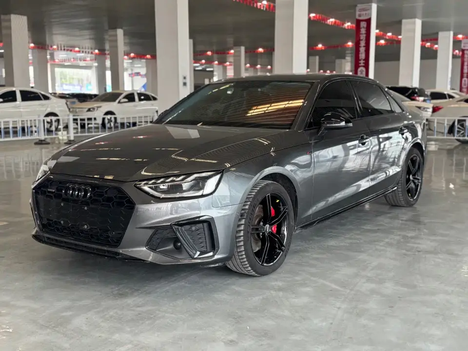 Audi A4L 40 TFSI Luxury Dynamic 2022