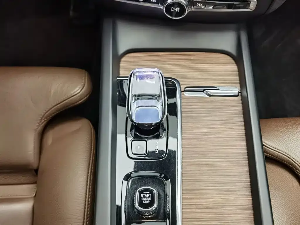 Volvo S60 B4 Inscription Luxury Edition 2024 — фото 13