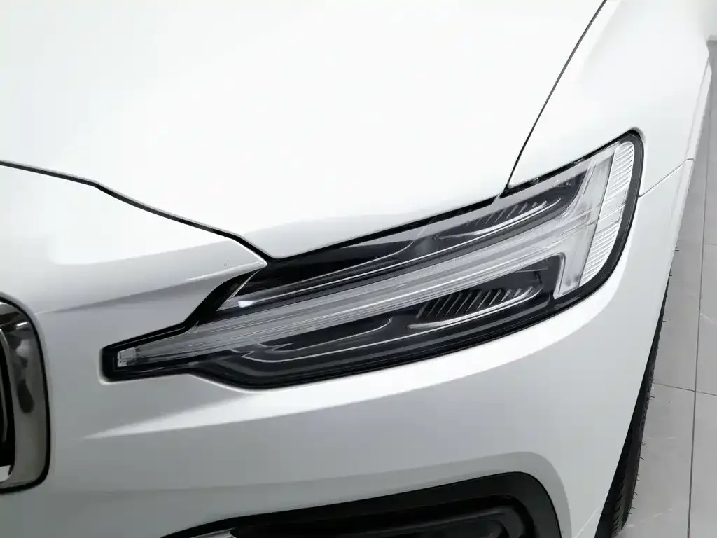 Volvo S60 B4 Inscription Luxury Edition 2024 — фото 7