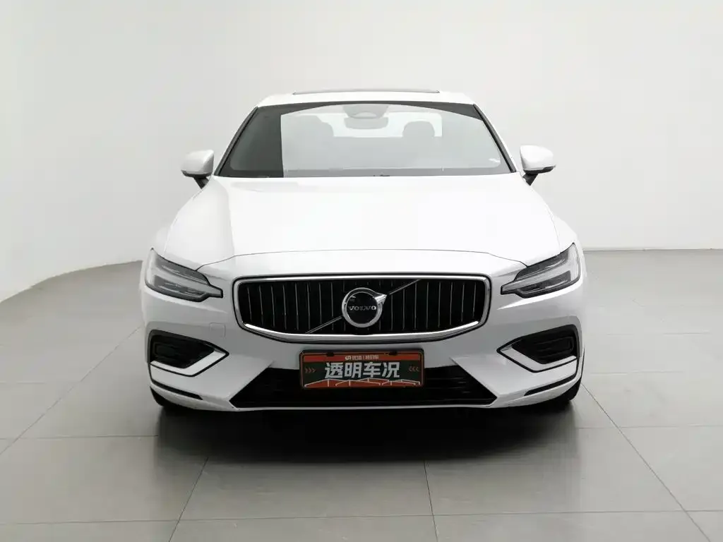 Volvo S60 B4 Inscription Luxury Edition 2024 — фото 3