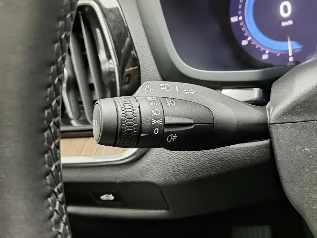 Volvo S60 B4 Inscription Luxury Edition 2024 — фото 21