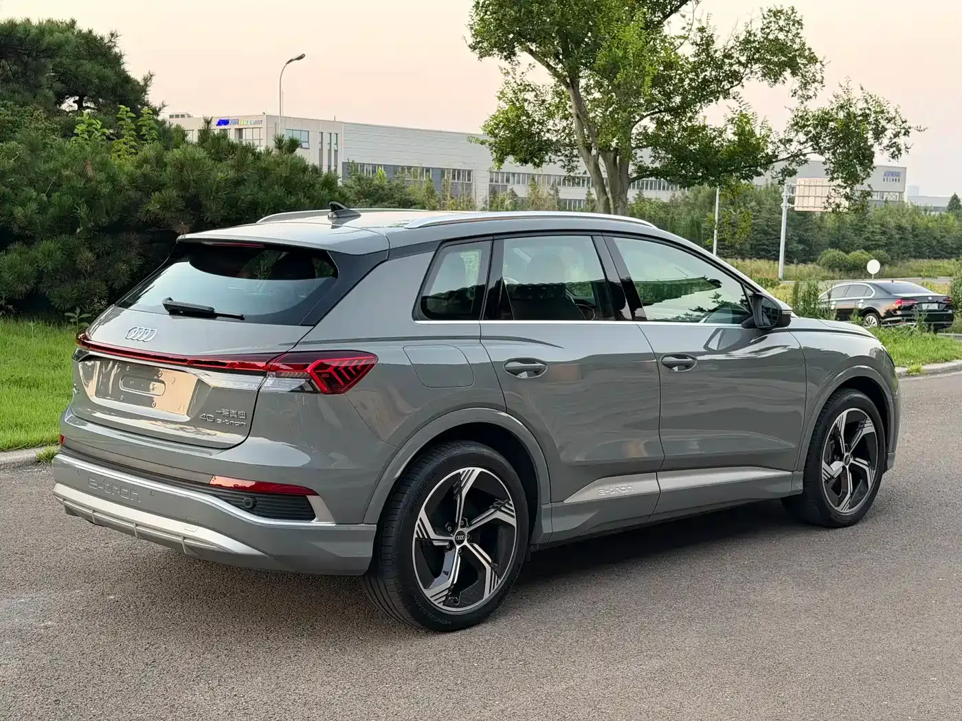Audi Q4 e-tron 40 e-tron Creation Edition 2025 — фото 4