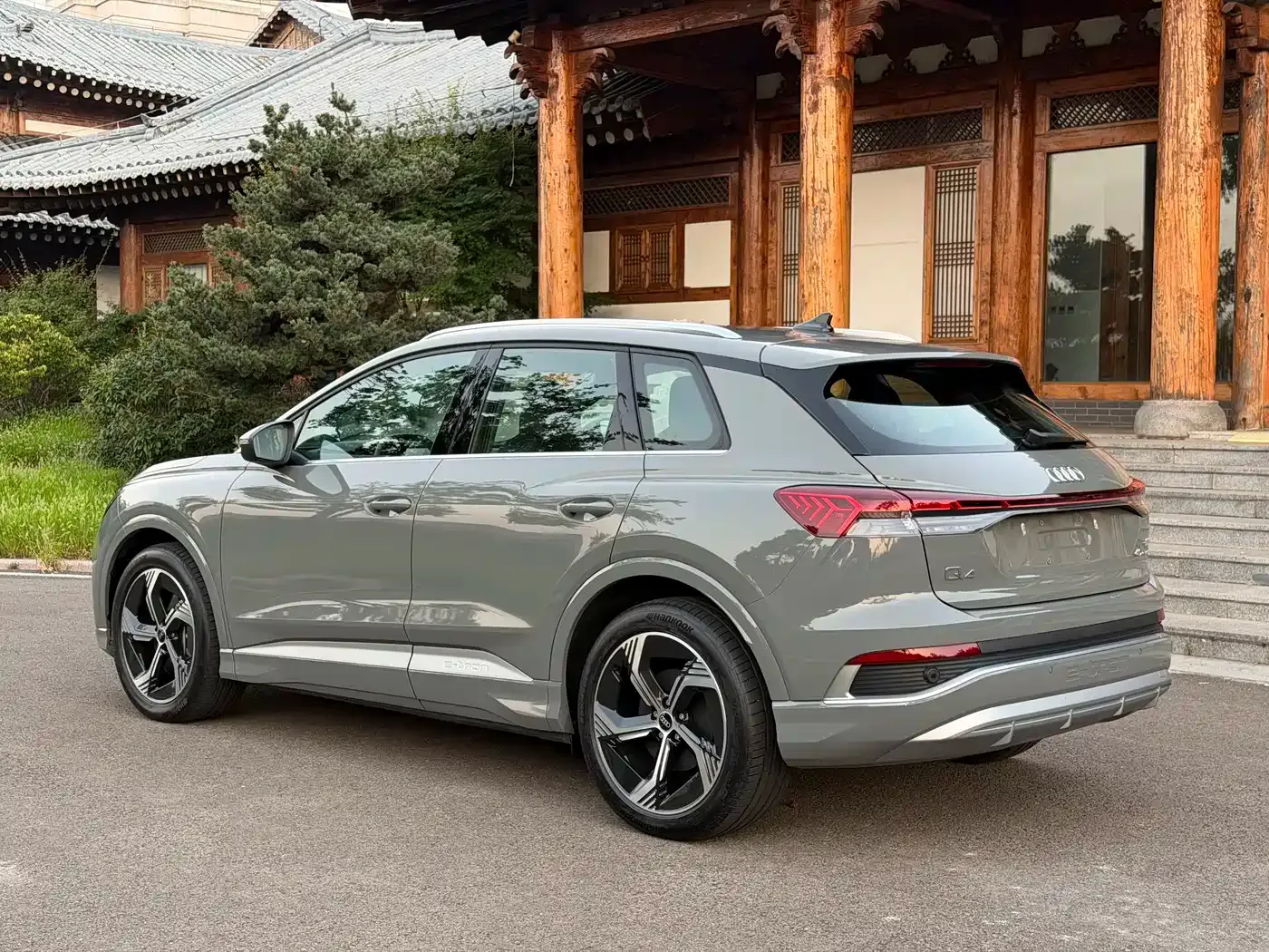 Audi Q4 e-tron 40 e-tron Creation Edition 2025 — фото 6