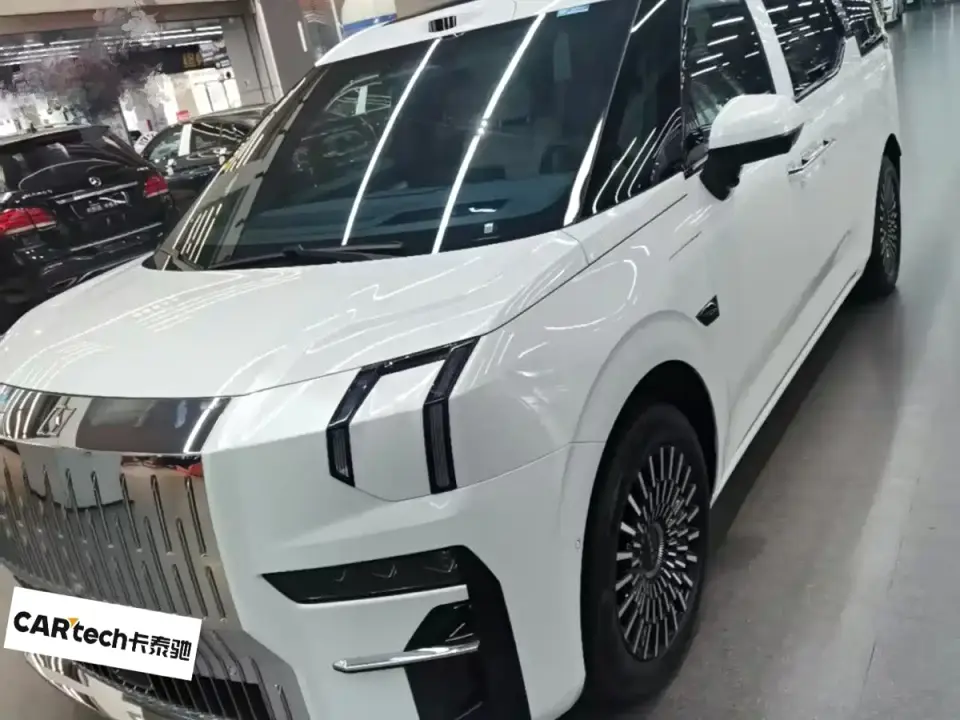 Zeekr 009 6-seat Executive AWD 108kWh 2025