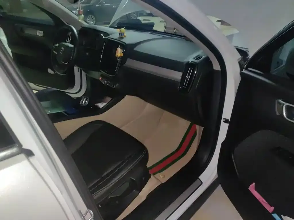 Volvo XC40 T4 AWD Inscription Sport Edition 2019 — фото 18