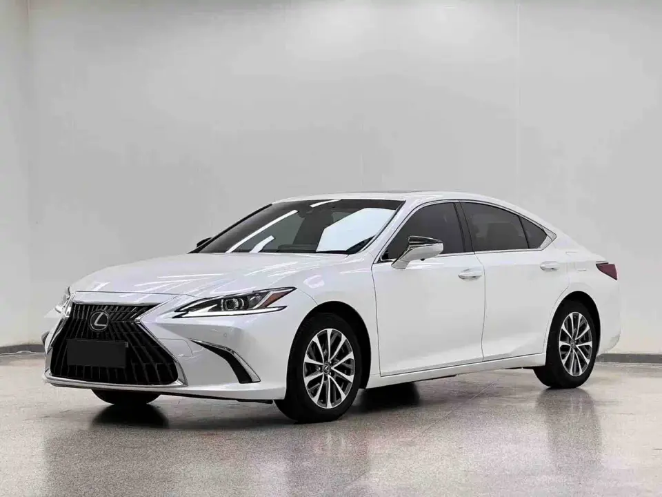 Lexus ES 200 Excellence Edition 2024