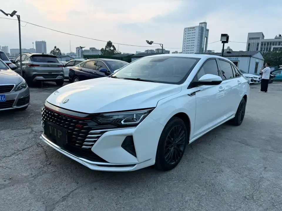 Dongfeng Aeolus Yixuan MAX 1.5T Ultra Cool Dad Edition 2022