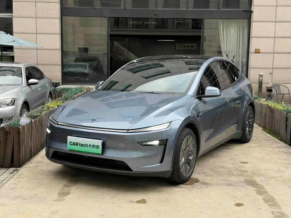 Tesla Model Y L Facelift Long Range AWD 2025