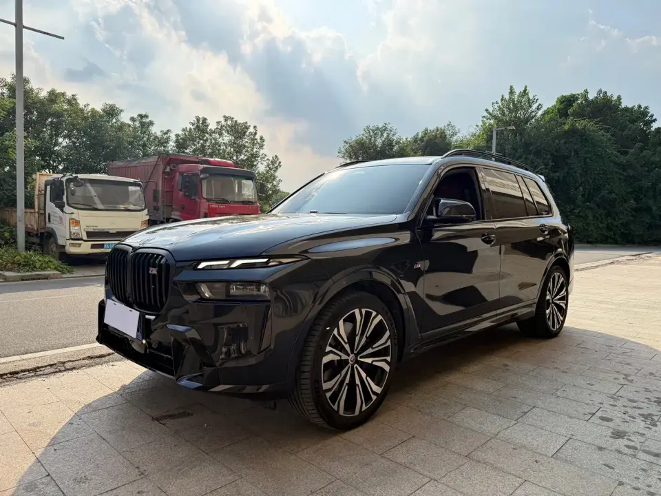 BMW X7 xDrive40i Exclusive M Sport Package 2024