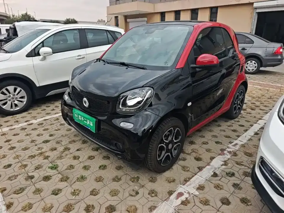 Smart fortwo 0.9T 66kW Hardtop Wind Edition China VI 2019